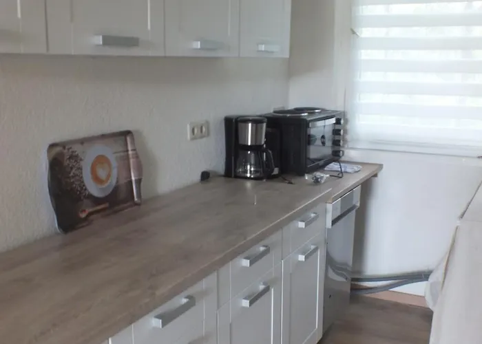 Semesterbostad Fuer 3 Personen Umgeben Von Waeldern Und Seen!