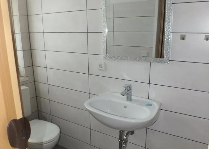 Fuer 3 Personen Umgeben Von Waeldern Und Seen! Semesterbostad